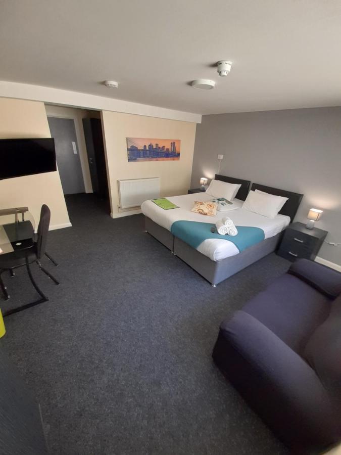 Lymedale Suites Studios & Aparthotel In Newcastle Under Lyme & Stoke Eksteriør billede